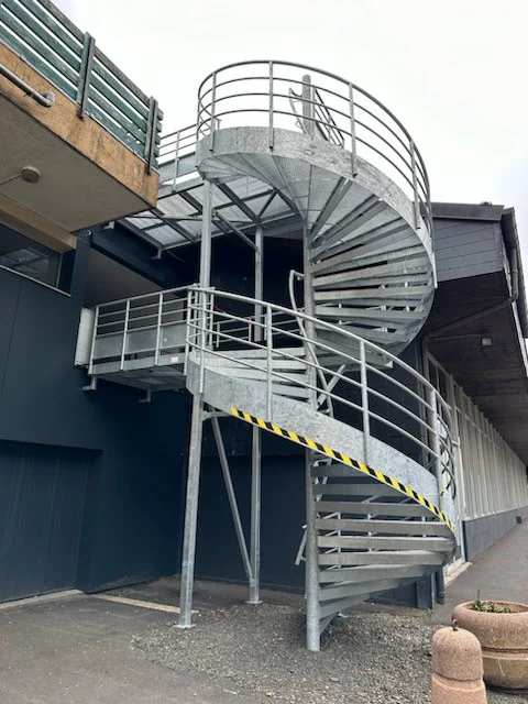 Les escaliers hélicoïdaux sont pensés pour optimiser l’espace 